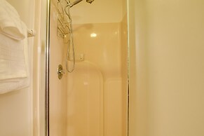 3 Blocks to Shore: North Myrtle Beach Retreat!