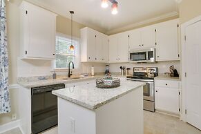 Lakefront Raleigh Retreat ~ 7 Mi to Downtown!