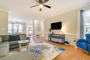 Lakefront Raleigh Retreat ~ 7 Mi to Downtown!