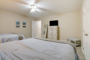 Lakefront Raleigh Retreat ~ 7 Mi to Downtown!