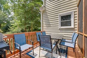 Lakefront Raleigh Retreat ~ 7 Mi to Downtown!