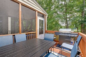 Lakefront Raleigh Retreat ~ 7 Mi to Downtown!