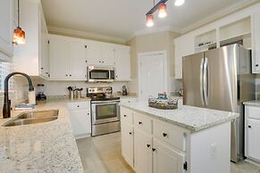 Lakefront Raleigh Retreat ~ 7 Mi to Downtown!