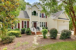 Lakefront Raleigh Retreat ~ 7 Mi to Downtown!