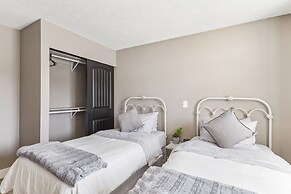 Charming Utah Getaway w/ Fire Pit & Furnished Deck