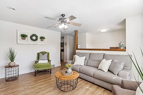 Charming Utah Getaway w/ Fire Pit & Furnished Deck