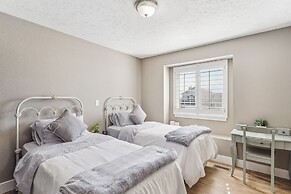 Charming Utah Getaway w/ Fire Pit & Furnished Deck