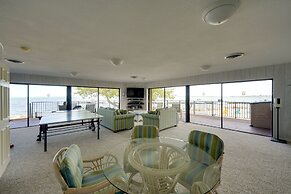 Key Largo Getaway w/ Bay Views + Pool Access!