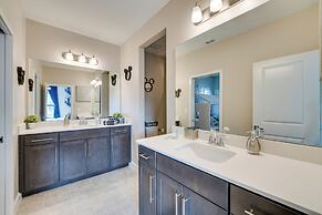 Upscale Davenport Home w/ Pool: 8 Mi to Disney!