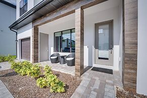 Upscale Davenport Home w/ Pool: 8 Mi to Disney!