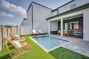 Upscale Davenport Home w/ Pool: 8 Mi to Disney!