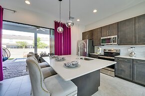 Upscale Davenport Home w/ Pool: 8 Mi to Disney!