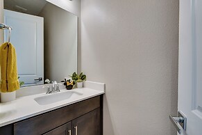 Upscale Davenport Home w/ Pool: 8 Mi to Disney!