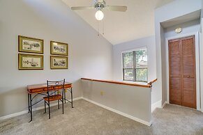 Walk to Restaurants: Downtown Leesburg Townhome!
