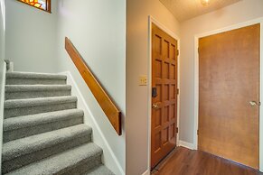 Walk to Restaurants: Downtown Leesburg Townhome!