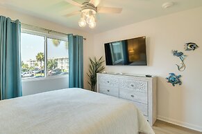 Condo on Beach w/ Balcony in Gulf Shores!