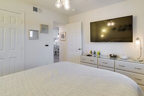 Condo on Beach w/ Balcony in Gulf Shores!