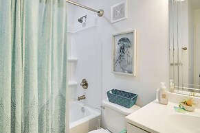 Condo on Beach w/ Balcony in Gulf Shores!