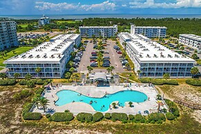 Condo on Beach w/ Balcony in Gulf Shores!