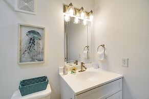 Condo on Beach w/ Balcony in Gulf Shores!