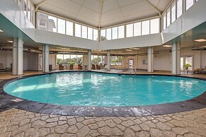 Condo on Beach w/ Balcony in Gulf Shores!