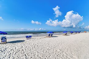 Beachfront Condo in Gulf Shores w/ Pool Access!