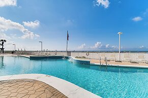 Beachfront Condo in Gulf Shores w/ Pool Access!