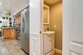 Quirky Baltimore Townhome ~ 2 Mi to Inner Harbor