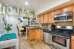 Quirky Baltimore Townhome ~ 2 Mi to Inner Harbor