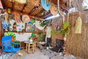 Quirky Baltimore Townhome ~ 2 Mi to Inner Harbor