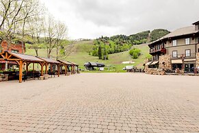Ski Resort Condo in Ritz-carlton Aspen Highlands