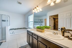 Bright Davenport Home ~ 11 Mi to Disney!