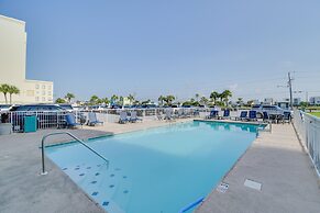 Beachfront Gulf Shores Condo w/ Community Pool!