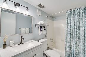 Beachfront Gulf Shores Condo w/ Community Pool!