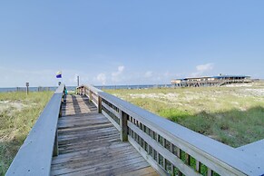 Beachfront Gulf Shores Condo w/ Community Pool!