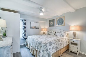 Beachfront Gulf Shores Condo w/ Community Pool!