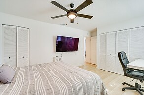 Palm Harbor Paradise w/ Community Pool!