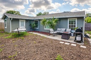 Palm Harbor Paradise w/ Community Pool!