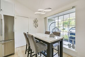 Palm Harbor Paradise w/ Community Pool!