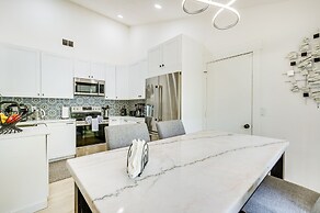 Palm Harbor Paradise w/ Community Pool!