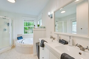 Palm Harbor Paradise w/ Community Pool!