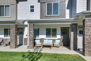 Garden City Townhome, Close to Parks + Downtown!