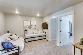 Garden City Townhome, Close to Parks + Downtown!