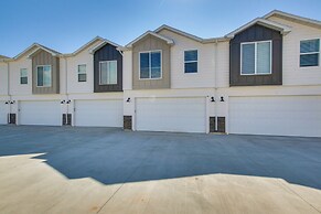 Garden City Townhome, Close to Parks + Downtown!