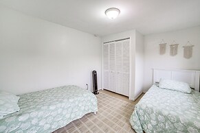 Seaside Vacation Rental w/ Patio Near Monterey Bay