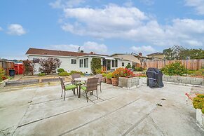 Seaside Vacation Rental w/ Patio Near Monterey Bay