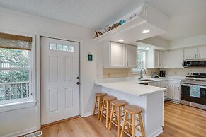 Sunny Corolla Home: Walk to Beach!