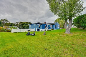 Marblehead Retreat w/ Sprawling Yard & Gas Grill!