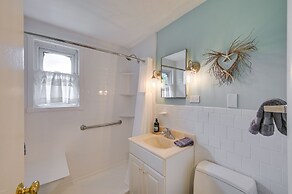 Marblehead Retreat w/ Sprawling Yard & Gas Grill!