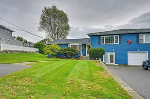 Marblehead Retreat w/ Sprawling Yard & Gas Grill!